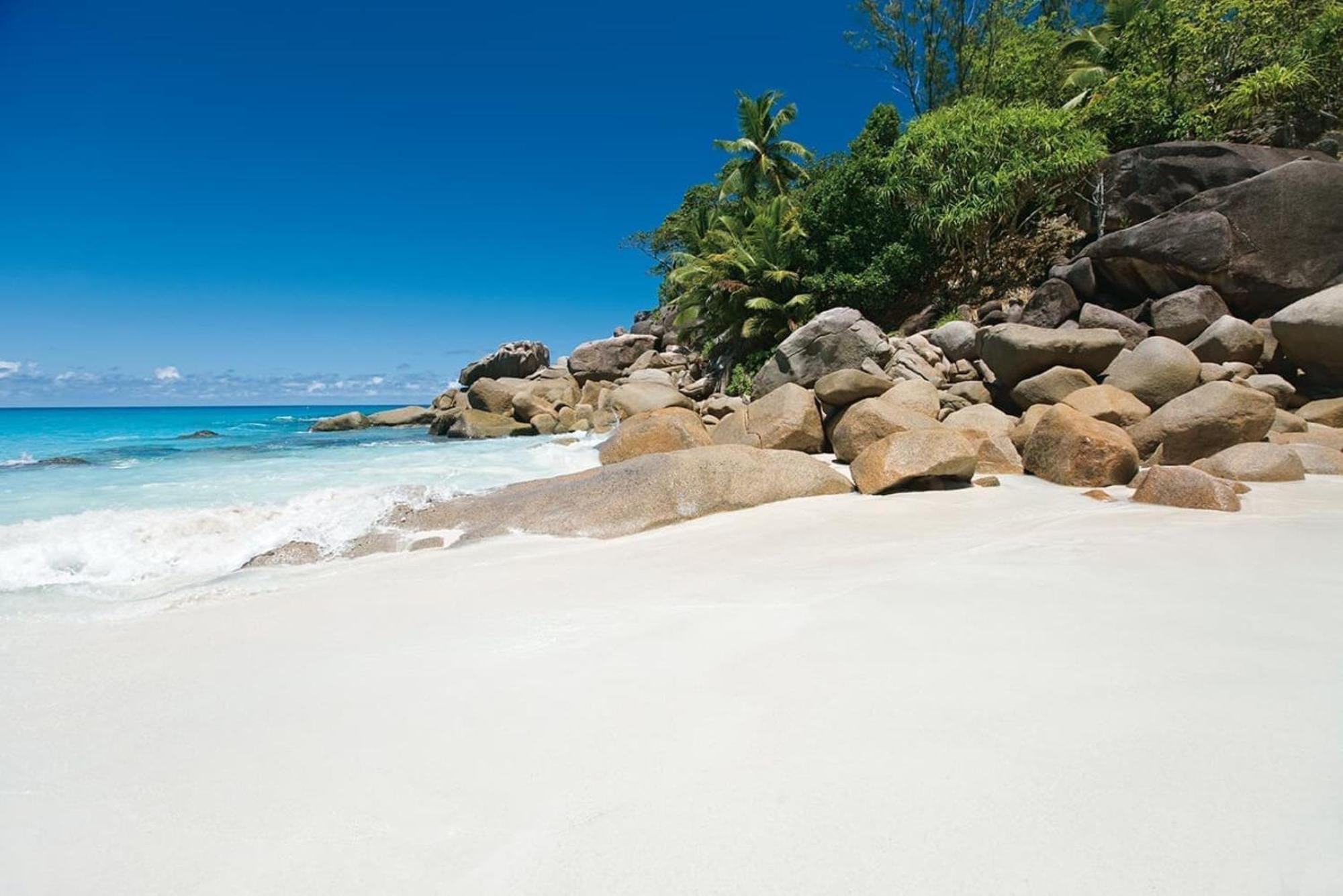 ホテル コンスタンス レムリア グラン・アンス エクステリア 写真 Beach on Mahé Island