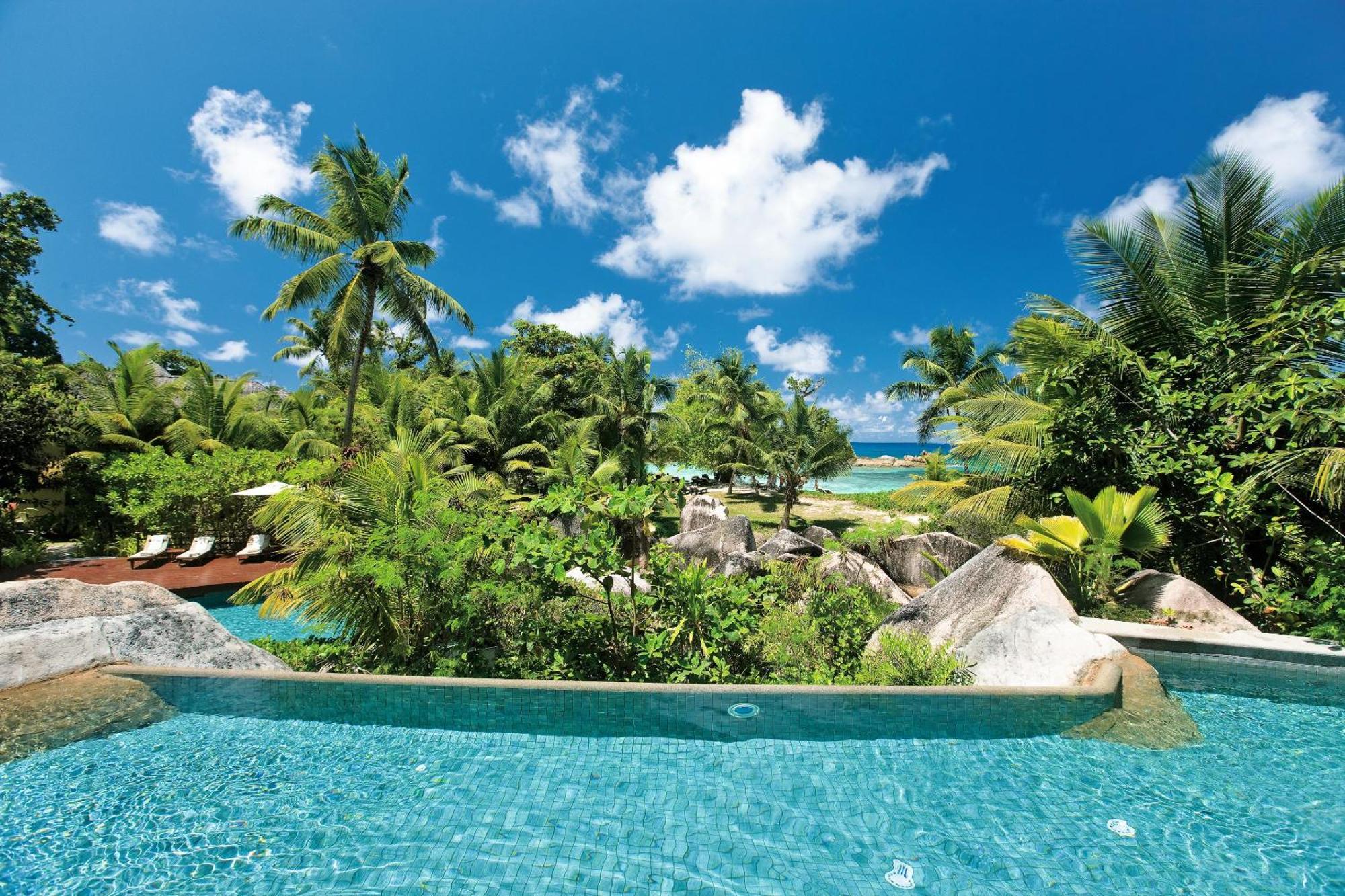 ホテル コンスタンス レムリア グラン・アンス エクステリア 写真 View of the resort