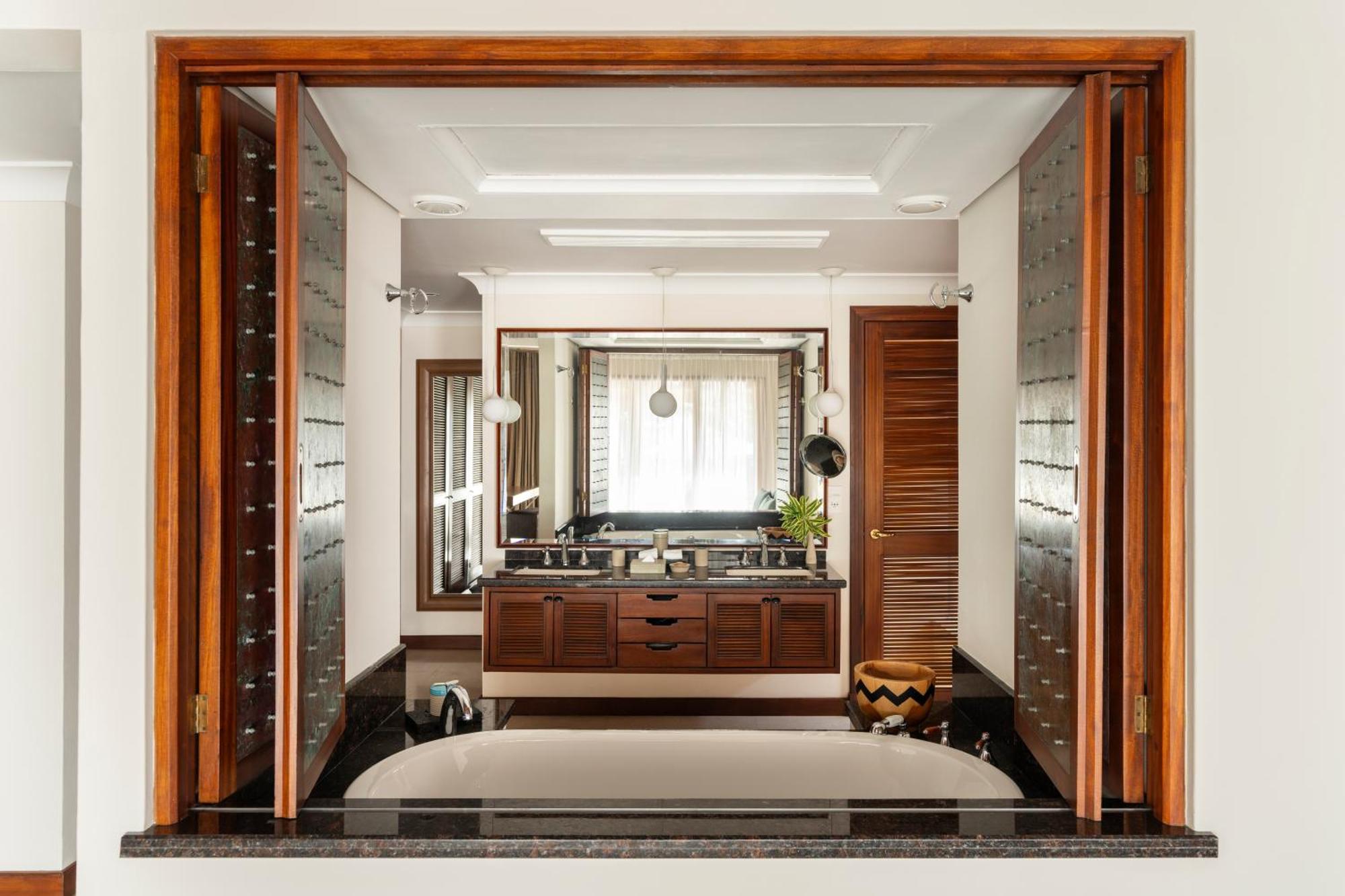 ホテル コンスタンス レムリア グラン・アンス エクステリア 写真 A bathroom in a private home