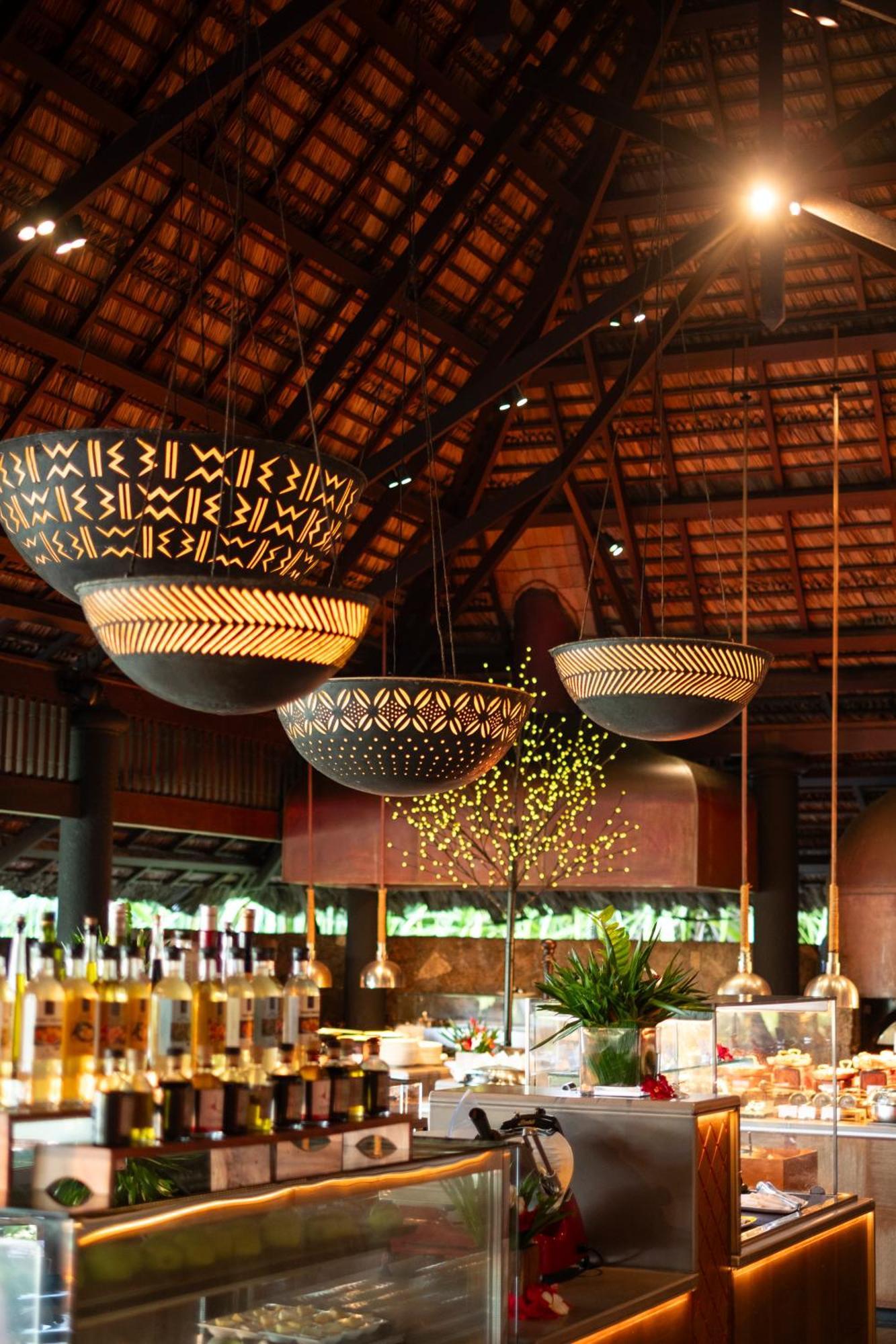 ホテル コンスタンス レムリア グラン・アンス エクステリア 写真 The interior of the bar