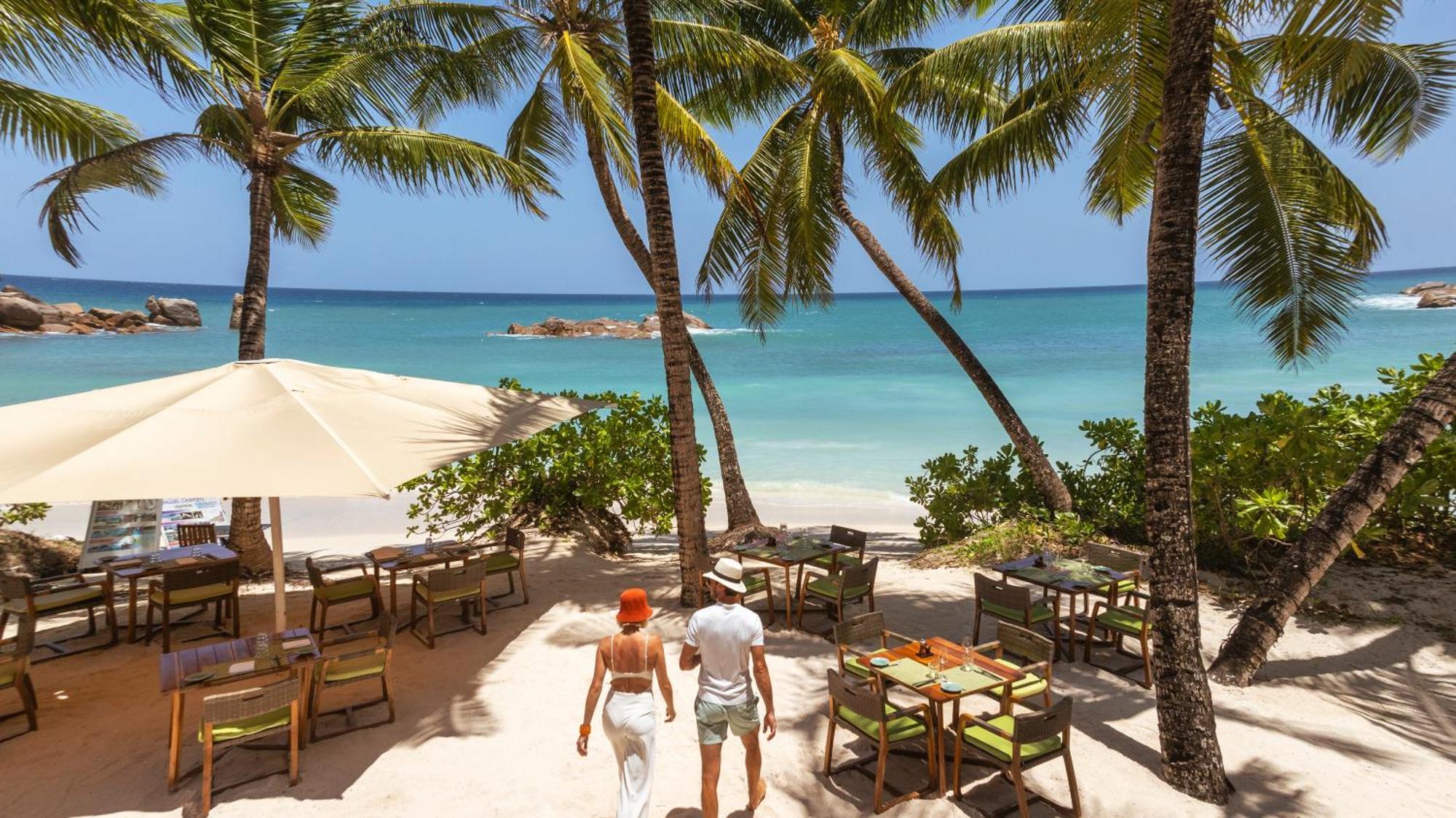 ホテル コンスタンス レムリア グラン・アンス エクステリア 写真 Beach at the resort